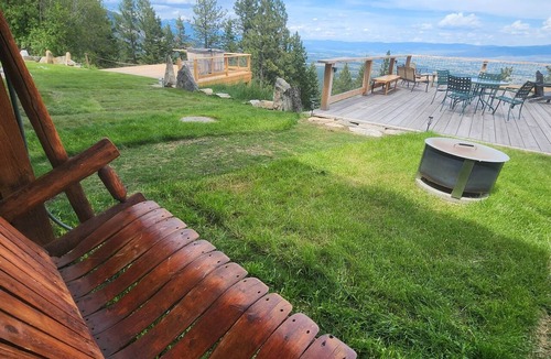 Hamilton Ski Chalet | Downing Mountain Lodge