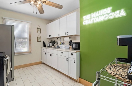 Chattanooga House | Downtown Oasis Walk to UTC, Zoo & Erlanger Pets
