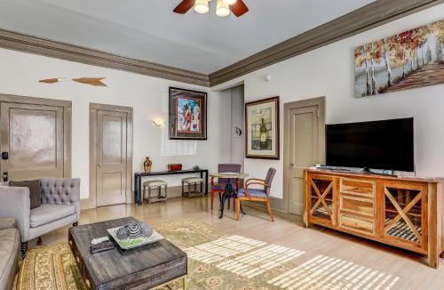 Thomas Square Apartment | Drayton Place 1A & 1B