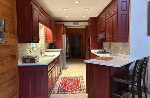 Moultrie House | Dreamy 3BR Pondside Home with Nature Trails