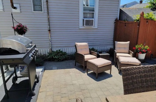 Hampton Apartment | Drop anchor in our studio only steps to the beach