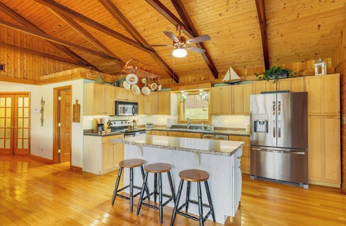 Piney Flats Cottage | 'duck and Bug's Cabin' on Boone Lake w/Boat Dock!