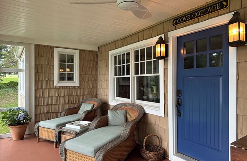 Magnolia Cottage | Eastern shore beachfront cottage with stunning sunset views!