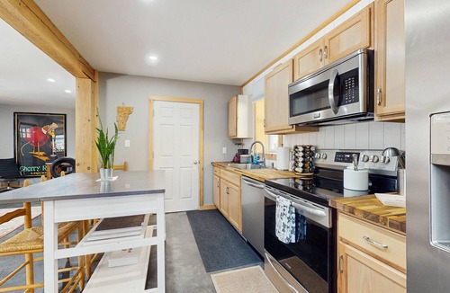 West Wardsboro House | Eclectic Rustic Retreat; near river, Mt Snow, Stratton & Nat'l Forest