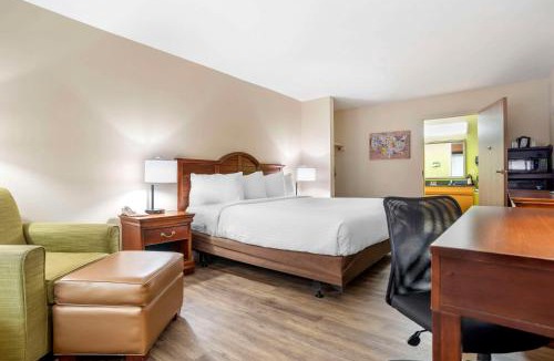 Kreole Cabin | Econo Lodge Moss Point - Pascagoula