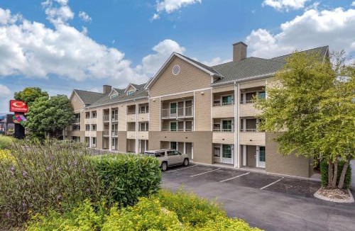 Pigeon Forge Cabin | Econo Lodge Pigeon Forge Riverside