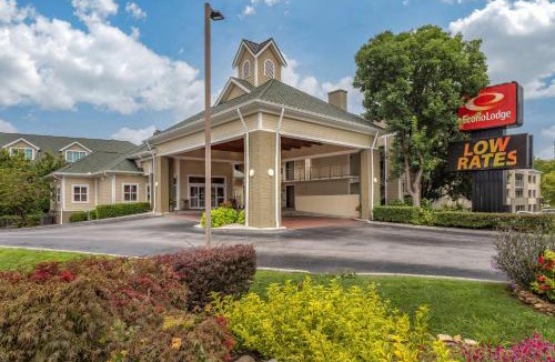 Pigeon Forge Cabin | Econo Lodge Pigeon Forge Riverside