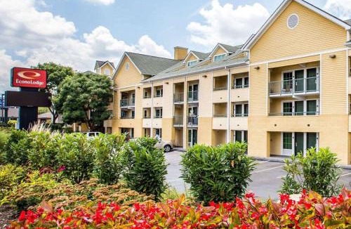 Pigeon Forge Cabin | Econo Lodge Pigeon Forge Riverside