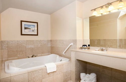 South Rehoboth Hotel | Elegant Junior Suite | Fireplace & Sleeper Sofa