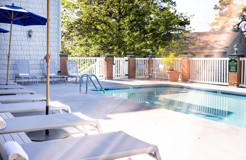 South Rehoboth Hotel | Elegant Junior Suite | Fireplace & Sleeper Sofa