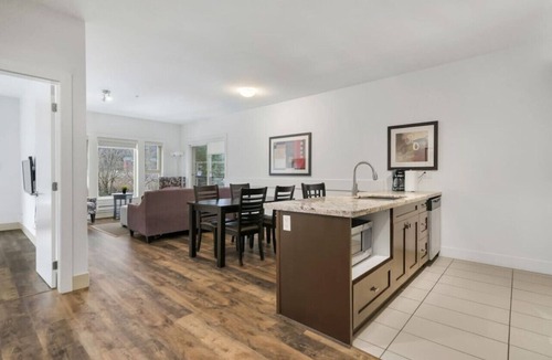 Harrison Hot Springs Apartment | Elevated Escapes: 2BR Overlooking Mountain View!
