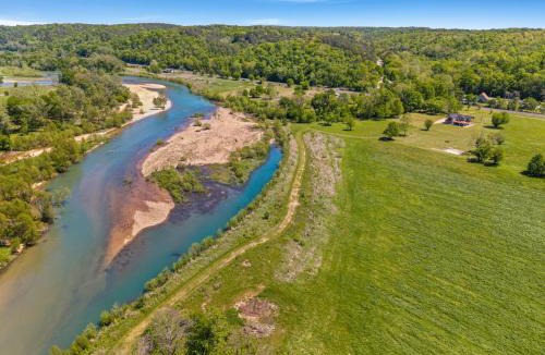 Noel House | Elk View-Access Elk River-Rural Acreage-Huge Patio