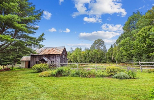 Morrisville House | Elmore Meadows: 3 br, peaceful country setting, wood stove, a/c, firepit!