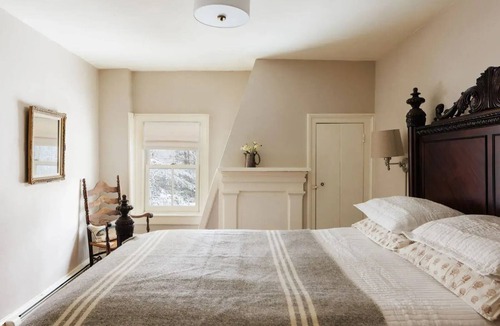 Stone Ridge Hotel | Elmrock Inn