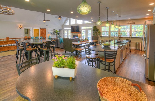 La Follette House | Emerald View Lodge, 10 BR, 12BA, Theater Rm, Sleeps 36