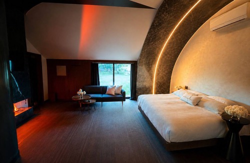 Brandon Hotel | Emrose Luxury Cabins