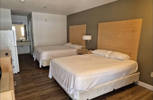 Chickamauga Hotel | Enjoy an Affordable Stay w/2 Queen Beds Near Chickamauga Attractions