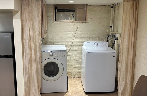 Mount Pleasant House | Entire basement apartment - 2067 Park Road, Nw Dc.