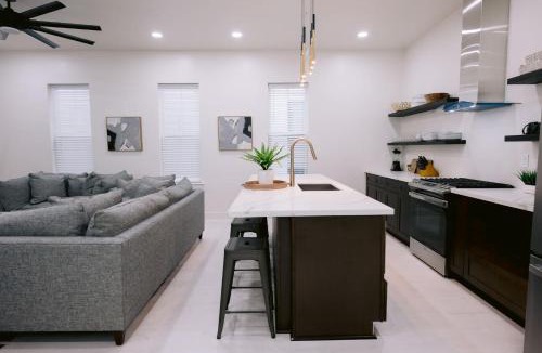 Seventh Ward Apartment | Esplanade Magic 2
