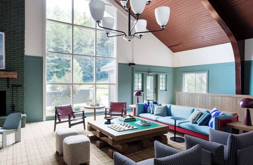 Stowe Area Hotel | Everything You Need For The Perfect Vacation! Outdoor Pool, Pet-Friendly!