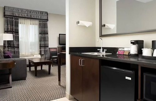 Athens Hotel | Everything You Need For The Perfect Vacation! 3 Units, Indoor Pool, Breakfast!