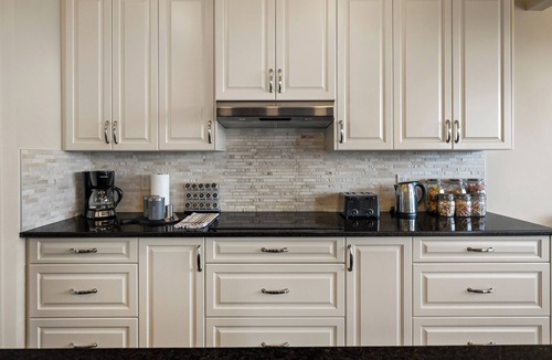 Northwest Calgary House | Executive luxury 5 bedrooms living on a green space