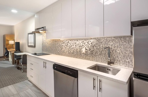 Calgary Hotel | Executive Residency by Best Western Calgary City View North
