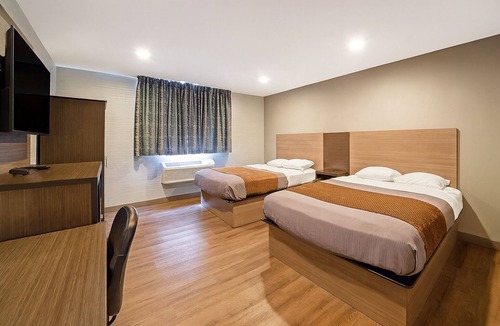 Foxboro Hotel | Explore Foxboro! 4 Units Near Patriot Place, with FREE Breakfast & Parking!