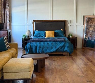 Central Business District Apartment | Exposed Elegance