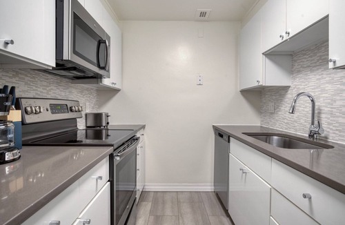 Prudential - St. Botolph Apartment | Exquisite Back Bay 2BR w/Gym & W/D, nr Copley Sq, by Blueground