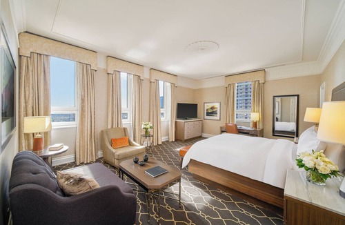 Downtown Calgary Hotel | Fairmont Palliser