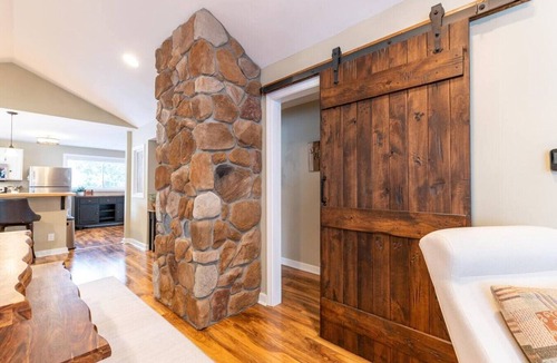 Intervale House | FAMILY-FRIENDLY, King Bed, Outdoor Space, Pet-Welcome - Intervale Lodge
