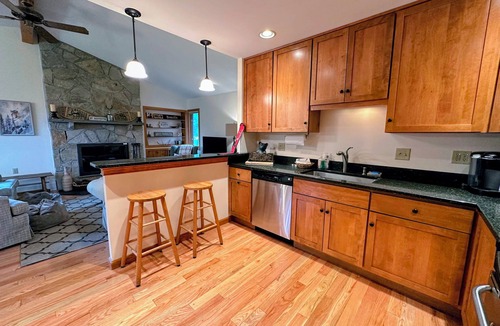 Carroll Condo | FC54 large mountain cottage with views