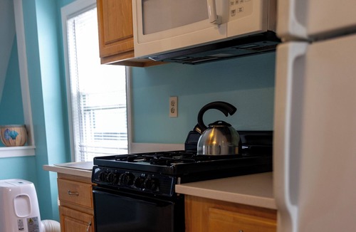 Hampton Apartment | Few short steps to the sandy beach. Hampton Hideaway #2. Must SEE!