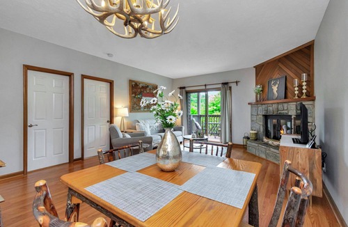 Blowing Rock Condo | Finch 3 | Fireplace, Restaurant, Pool, Spa