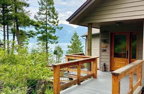 Finley Point Cottage | Finley Point Lakefront Cottage with Dock, Boat Lift, and Treehouse Balcony