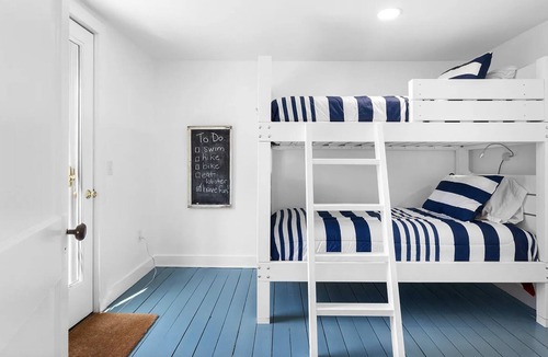 Bass Harbor Cottage | Fiona's Quiet Side Cottage—2 min to ocean, 1m to Bass Harbor Light