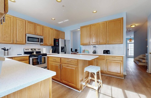 Villages of Five Points House | FIVE POINTS OASIS - 3BR, 2.5BA - Sleeps 8 - Community Pool - Short Drive to Beach