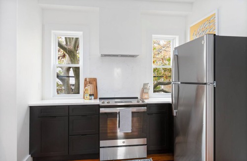 Fox Point Apartment | Fox Point 3BR - Near Brown, RISD & Downtown
