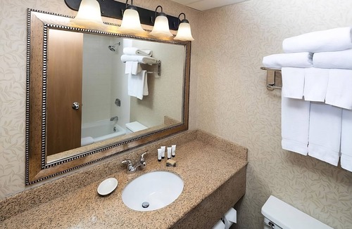 Kalispell Hotel | Fun Nature Trip! 3 Convenient Units, Free Parking, Pool, Pets are Welcome!