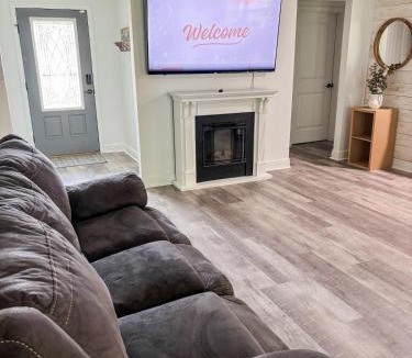 River Trace House | FUNshine Cottage!