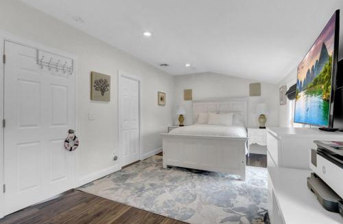 Mastic Beach House | Gateway to the Hamptons in Mastic Beach