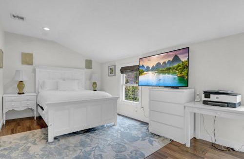Mastic Beach House | Gateway to the Hamptons in Mastic Beach