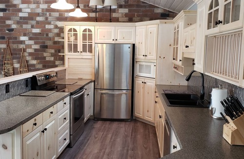 West Glacier House | Glacier park views on the golf course! Great for Families.