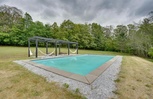 Rupert Villa | Gorgeous Victorian-Style House w/Hilltop Pool!