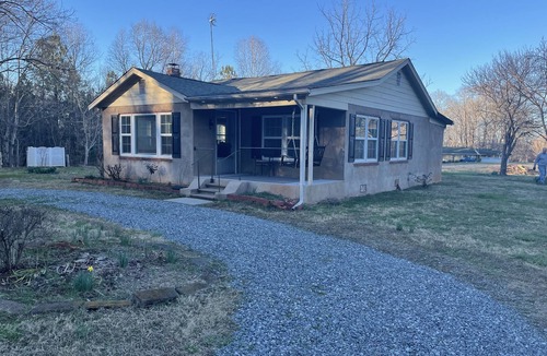 Mill Spring Cottage | Granny Ruby’s Cottage near TIEC