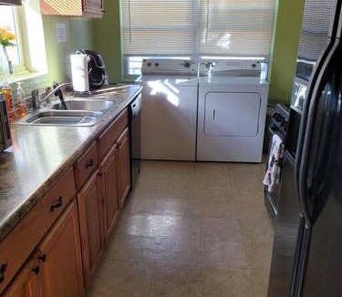 Irving Park East Apartment | Great Chicago getaway, 2 bedrooms. Sleeps 4 to 6