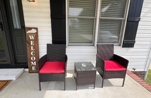 Benton House | Great comfy place and convenient location