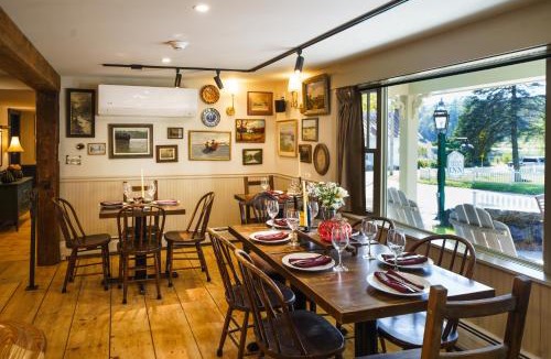 Brookfield Hotel | Green Trails Inn