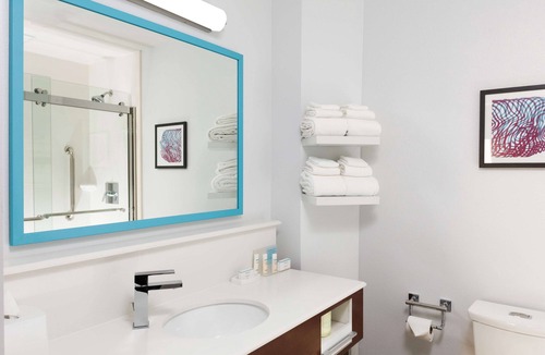 Bow Hotel | Hampton Inn by Hilton Concord/Bow